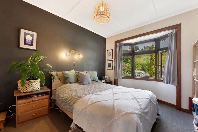 Suburban Bliss Awaits You!64536829169025112