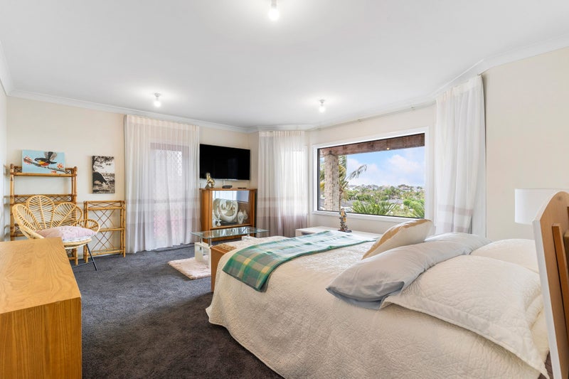 Brick and Block Family Home with Expansive Views64536829183234112