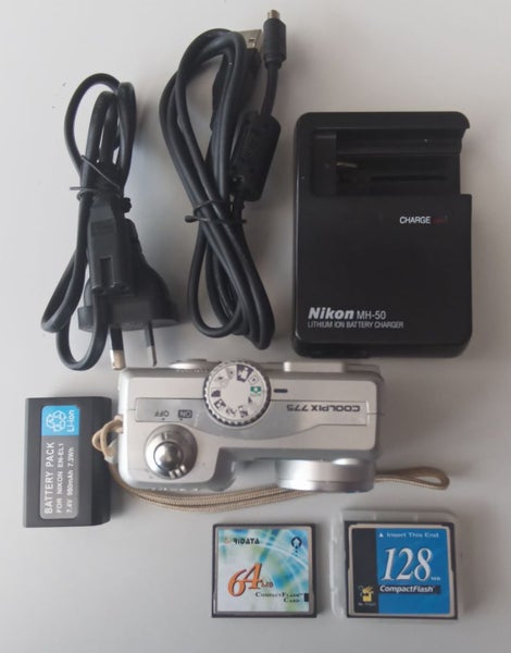 Nikon Coolpix 775 Vintage Digital Camera 3 x Optical Zoom 2 Megapixel CCD Carousel 9