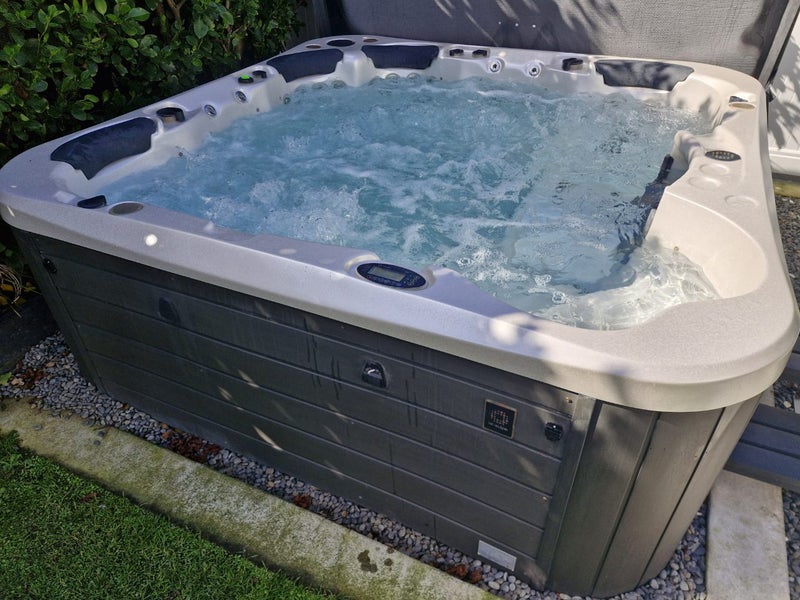 1 x Vortex Spectrum 6 Person, 81 Jet, 2.3m square Luxury LED Spa Pool64537189954690114