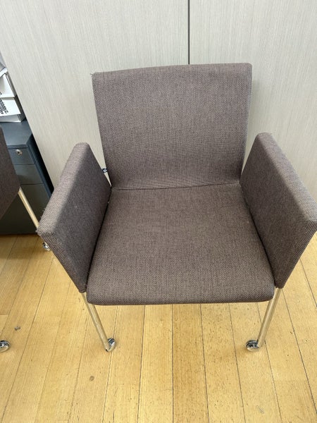 Small office meeting table and two chairs Carousel 2