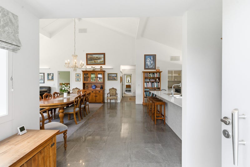 Solar-Powered. Eco-Smart. Ultra-Comfortable.64537330051201112