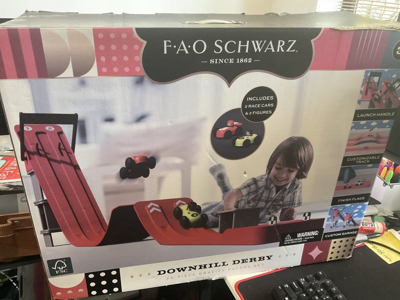 F*A*O Schwarz Downhill Derby 25 piece gravity racers set Carousel 1