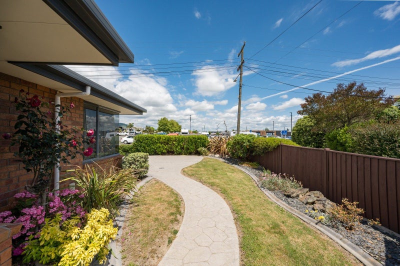 Prime Location - Move In Ready!64537623133571112