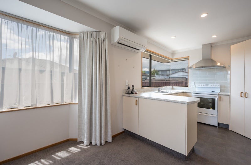 Prime Location - Move In Ready!64537623133571114