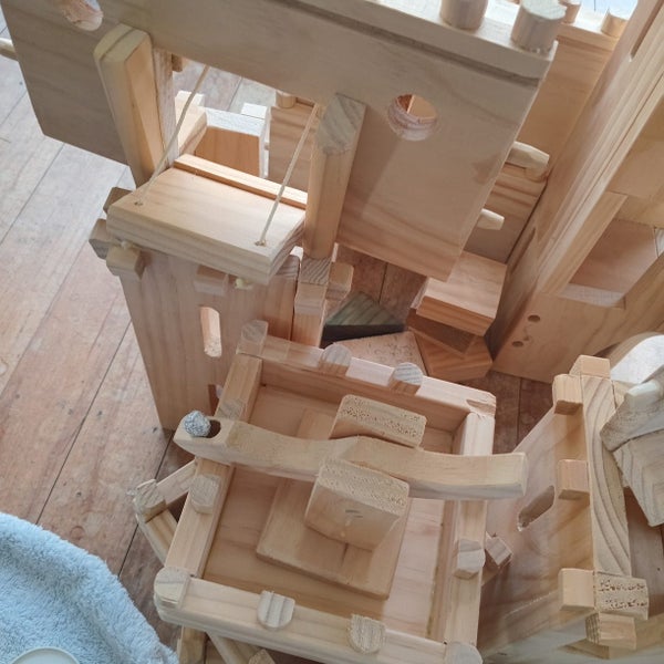 CASTLE64537692983554113