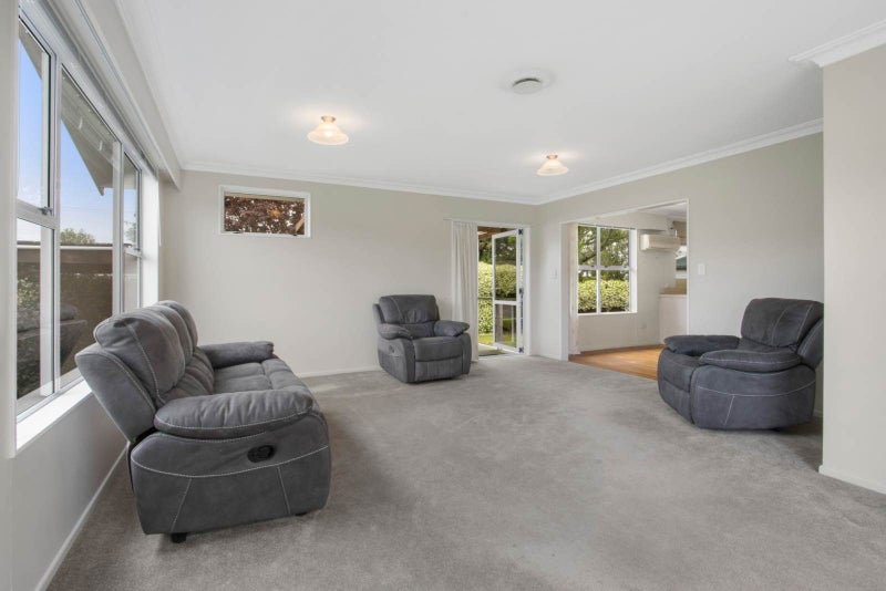 The Perfect Downsizer: Secure, Sun-Drenched64537623210371112