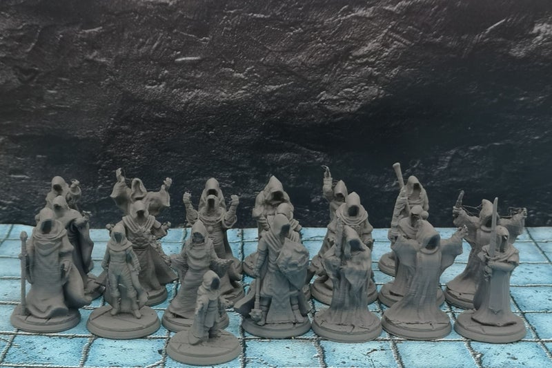 The Guild of Mages Miniatures Set Dungeons and Dragons dice4dungeons IGG Carousel 1