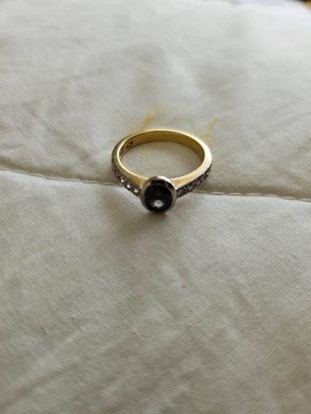 Carats Sapphire and Diamond ring Carousel 4