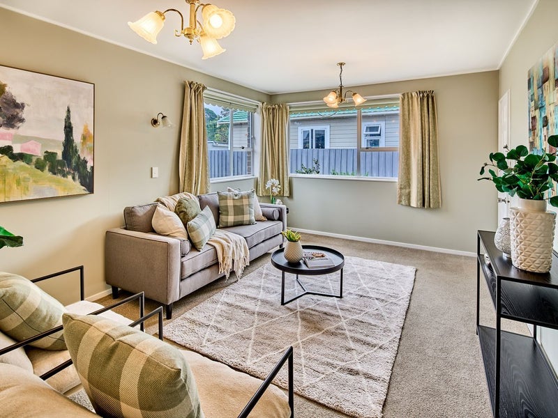 What a Honey for the Money!64537915841922112