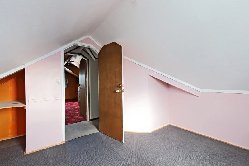 Fully Fenced with single garage and carport64538112557826114