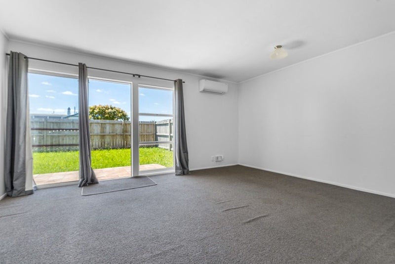 Papatoetoe, 2 bedrooms64538112658178111