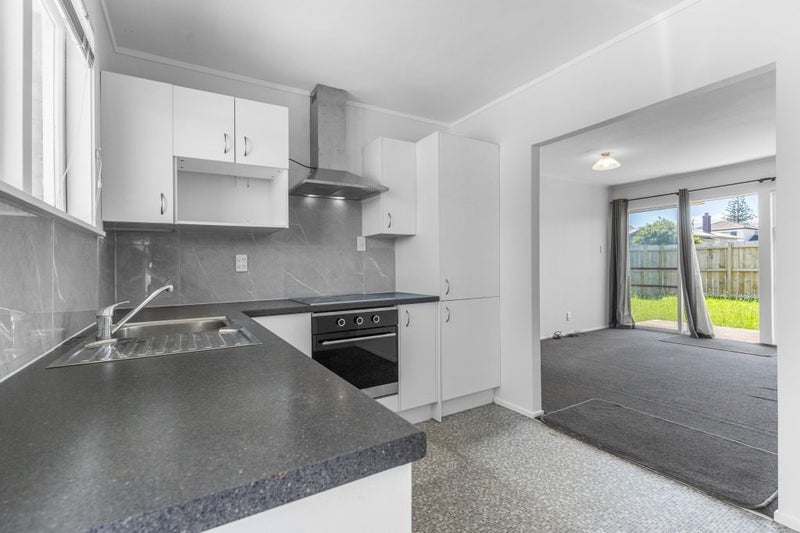 Papatoetoe, 2 bedrooms64538112658178114