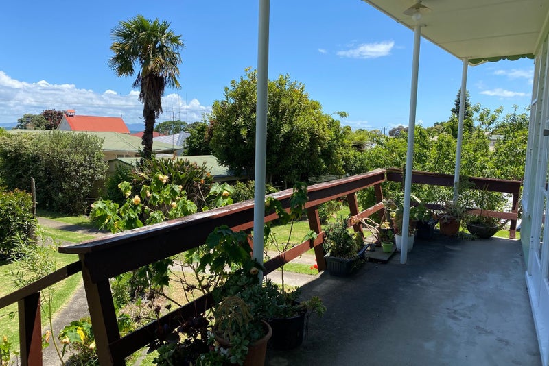 Lifestyle, Location & Loads of Potential!64538210933763114