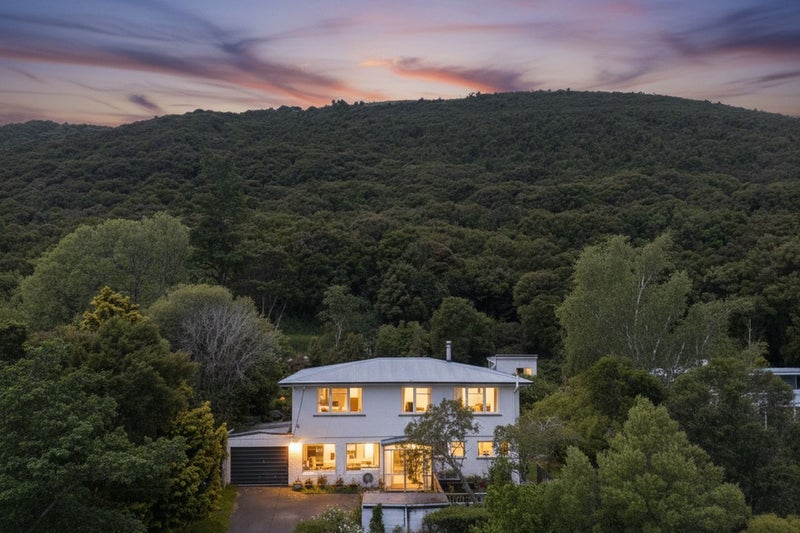 Oasis with Expansive Views & Versatile Living64538210918274112