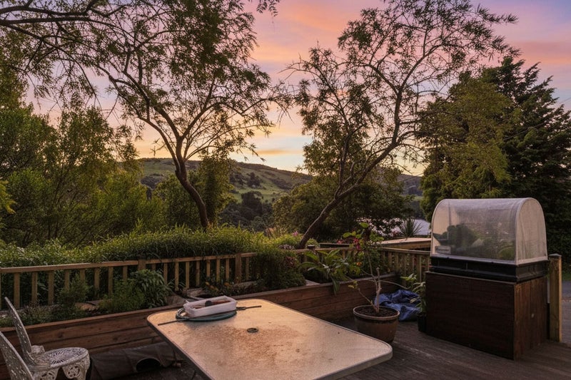 Oasis with Expansive Views & Versatile Living64538210918274111