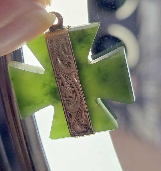 Colonial Malta cross pounamu and gold pendant-9ct solid gold chain Carousel 6