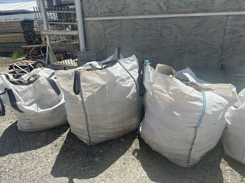 BAGS / PINE MIXED OFFCUTS Treated/ UT/ Hardwood - Approx 1m3 per bag - 3 BAGS Carousel 1