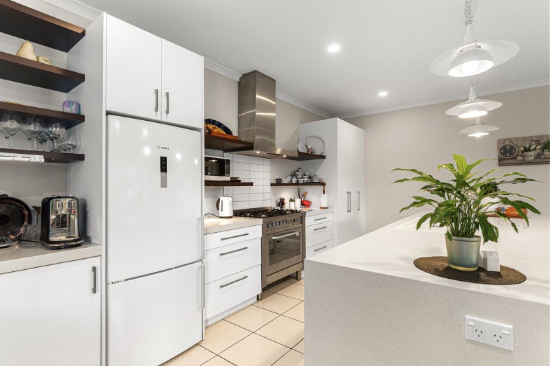 Immaculate Living in Prime Location64538505962499112