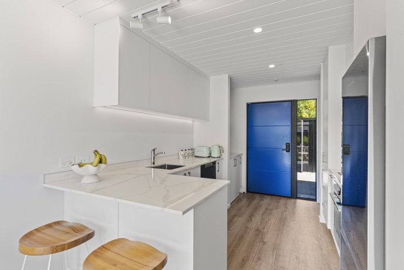 Smart Buying with Serious Style64538605217538112