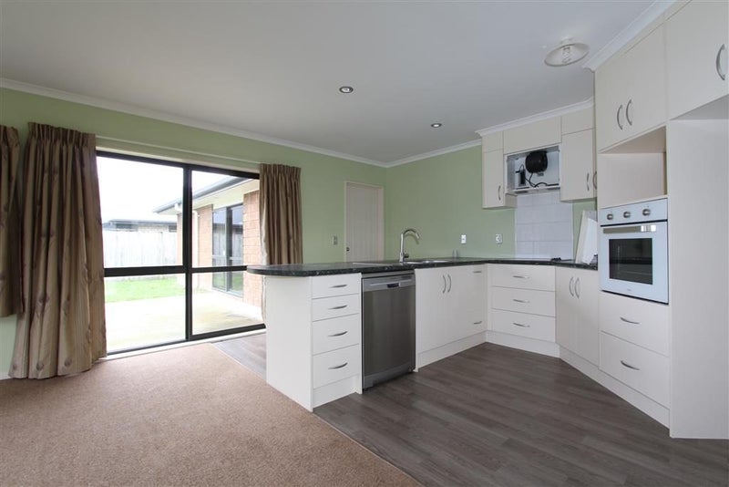 Rototuna, 4 bedrooms64538696701313111