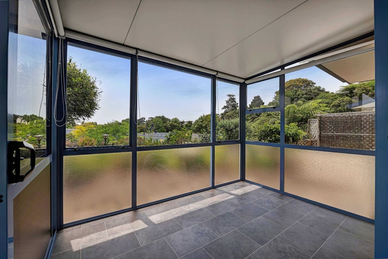 LOW MAINTENANCE AND FULL OF LIGHT64538696855043113