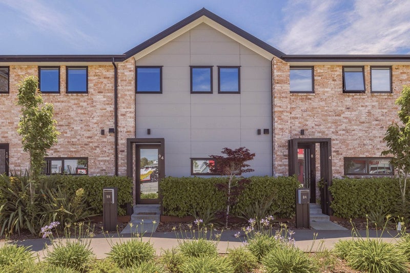 Modern Living, Prime Location64539094112001110