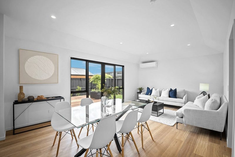 Move-In Ready! Three-Bed with Garage64539478233858113