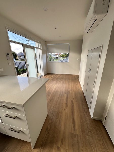 Te Atatu Peninsula, 2 bedrooms64539294236291113