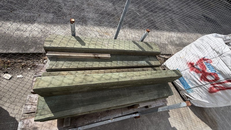 200 x 100 Australian Tallowwood Sleepers Carousel 2