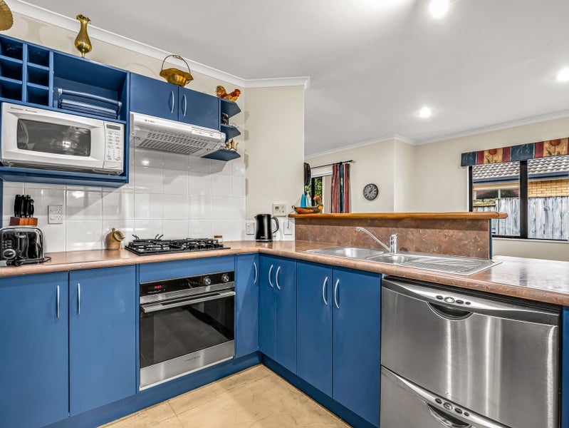 2 x 2 Car Garages, Space, Location + Opportunity64540059350019114