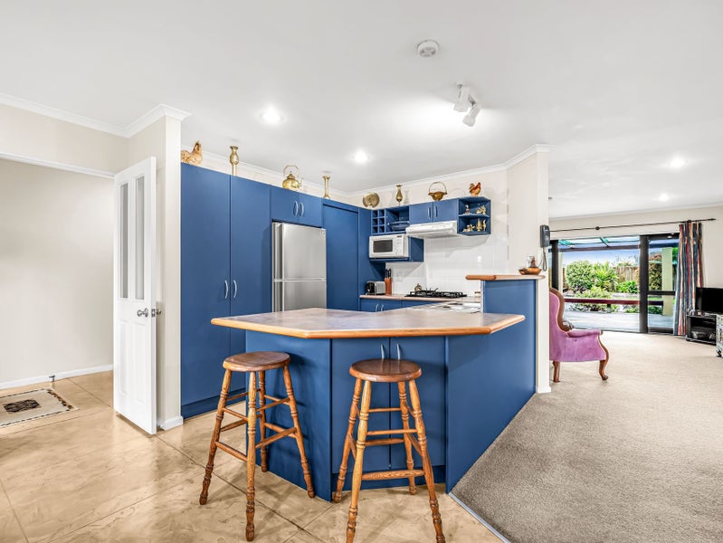 2 x 2 Car Garages, Space, Location + Opportunity64540059350019113