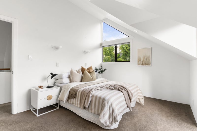 VENDOR HAS PURCHASED!64539676311426114