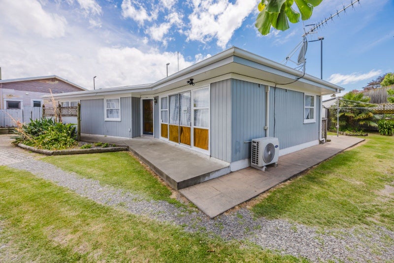 Dual title investment with development potential64624798344705112