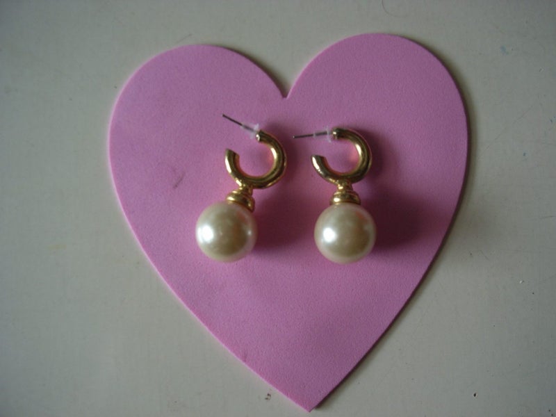 Milk Cream Mother Of Pearl Gold Coated Beautiful Earrings Carousel 2