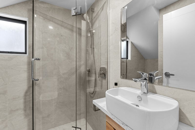 Forrest Hill, 5 bedrooms64540871644930110