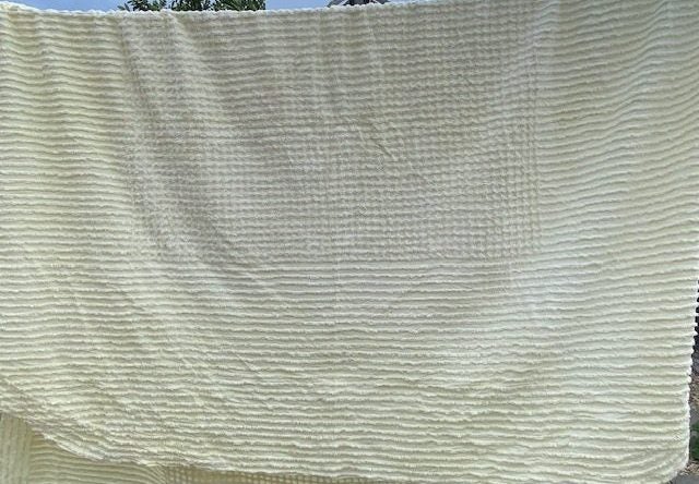 Vintage Candlewick Bedspread Carousel 2
