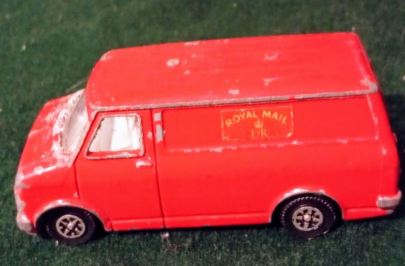 Dinky Bedford CF Van Royal Mail Carousel 1