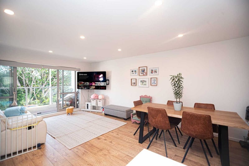 Flat Bush, 3 bedrooms64541428192898111