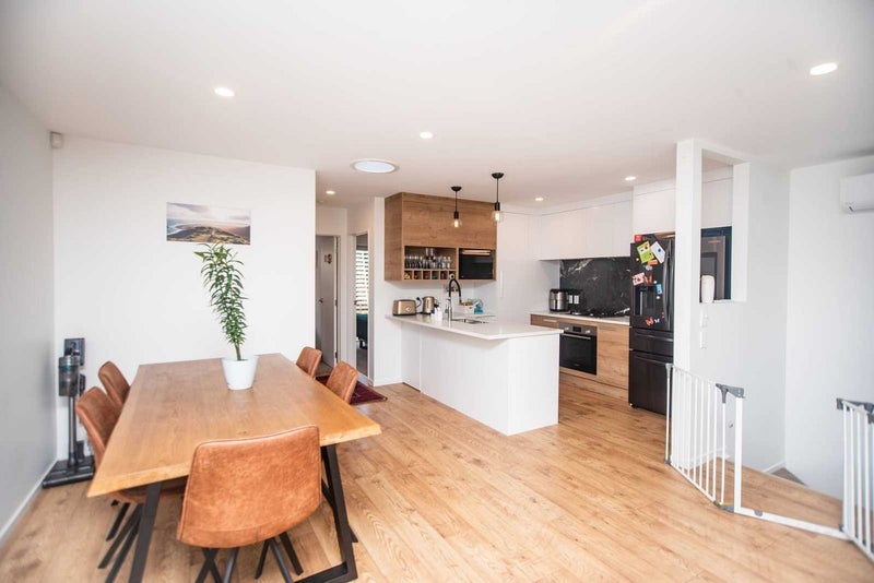 Flat Bush, 3 bedrooms64541428192898112