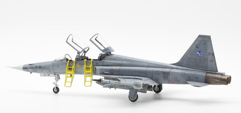 KF-5F (Academy, 1/48) Finished Model Carousel 2