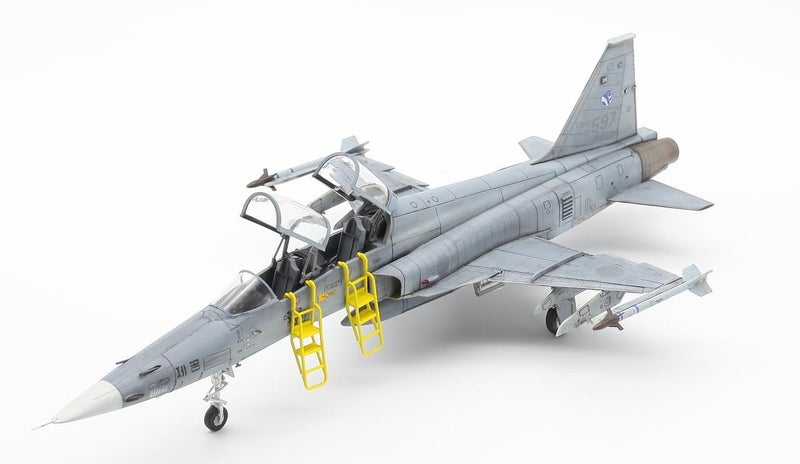 KF-5F (Academy, 1/48) Finished Model Carousel 12