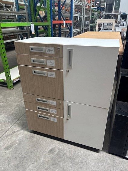 22729 - Office Drawers - Used Carousel 1