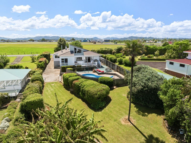 Harbour views, big living, serious motivation64547283242113113