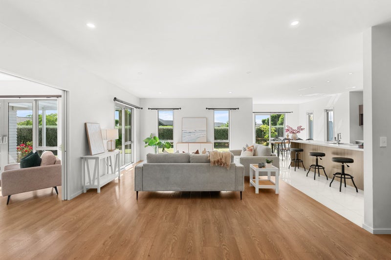 John Annan Family Home Waiting for You!64547672527617113