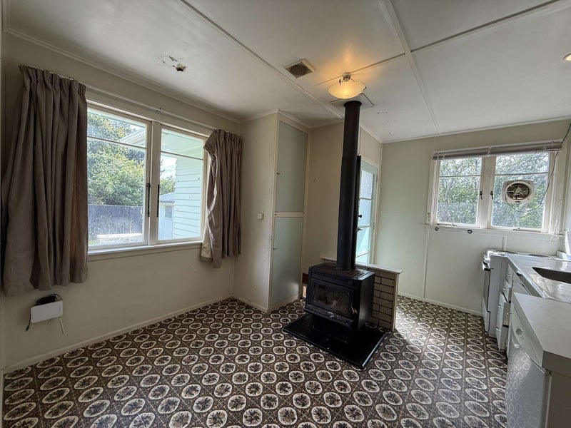 Featherston, 2 bedrooms64547880597250112