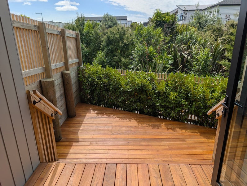 Hobsonville, 2 bedrooms64547922342530112