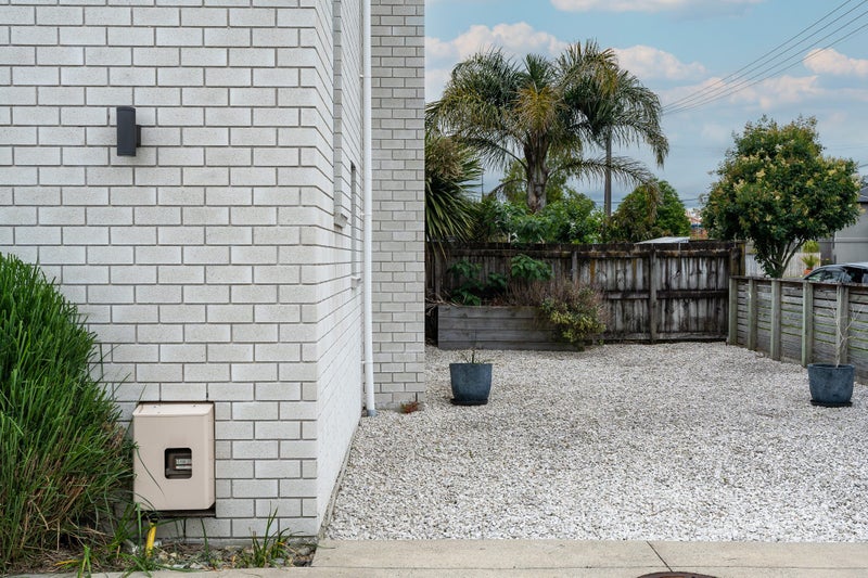 Front Unit Convenience on Killarney Road64547964474497111