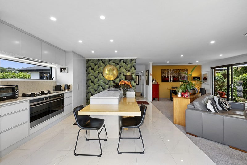 Stylish Sanctuary on Arderman Place64548076417281114