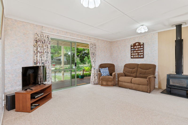 Easy Living – A Must-See! BEO $425,00064548076432387114